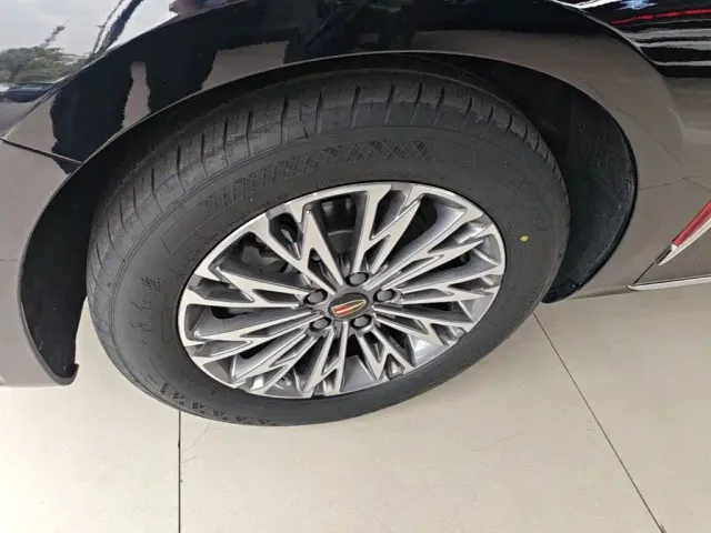 Hongqi H5 — Фото автомобиля 22
