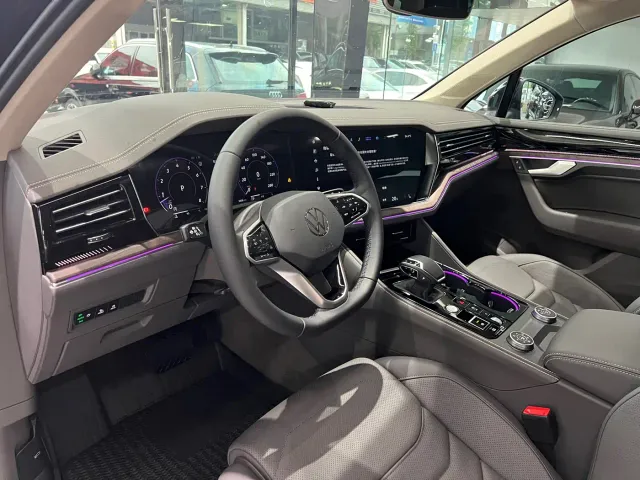 Volkswagen Touareg — Фото автомобиля 11