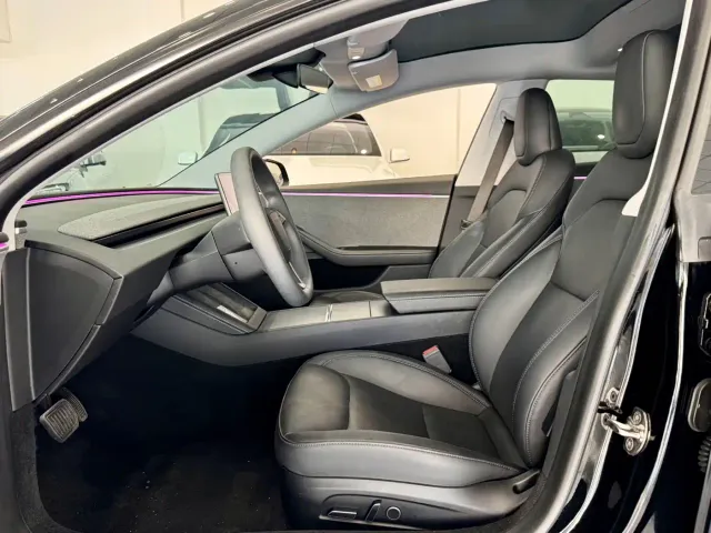 Tesla Model 3 — Фото автомобиля 5