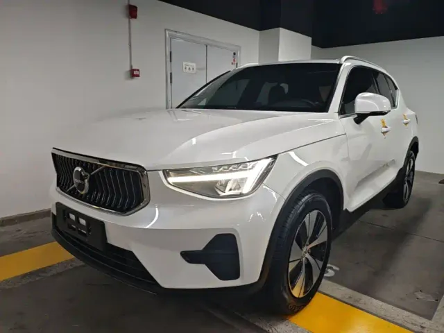 Фотография автомобиля — Volvo XC40