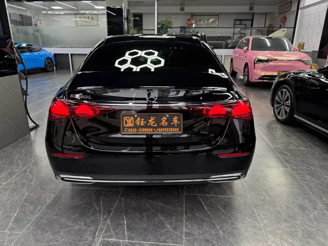Mercedes-Benz E-Class — Фото автомобиля 8