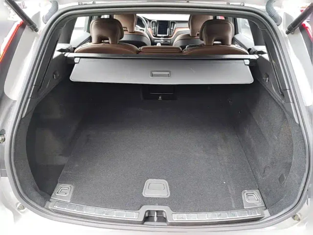 Volvo XC60 — Фото автомобиля 23