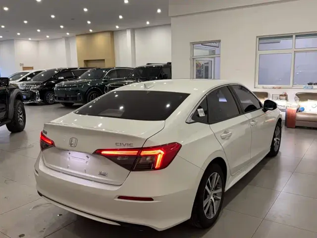 Honda Civic — Фото автомобиля 4