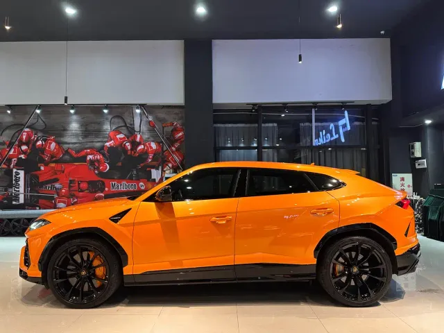 Lamborghini Urus — Фото автомобиля 4