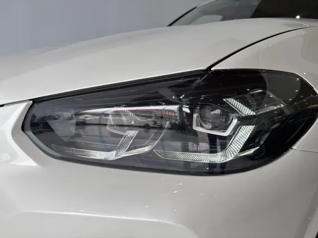 BMW iX3 — Фото автомобиля 4