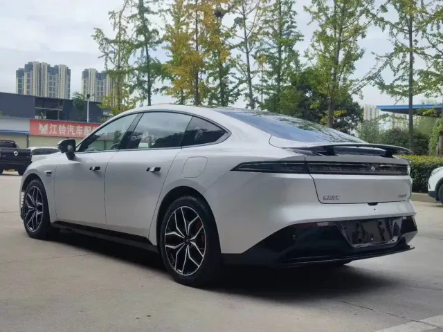 Dongfeng eπ 007 — Фото автомобиля 9