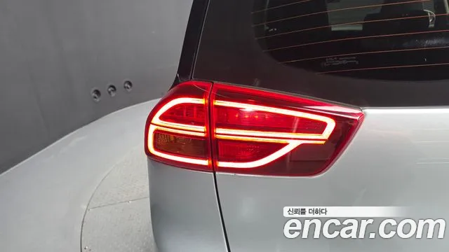 Kia Niro — Фото автомобиля 8