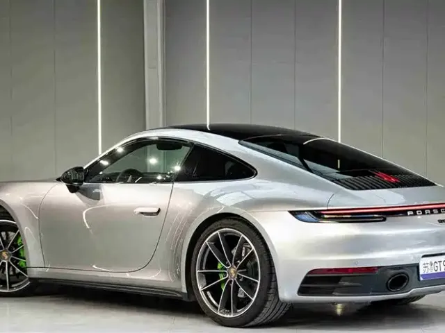 Porsche 911 — Фото автомобиля 7