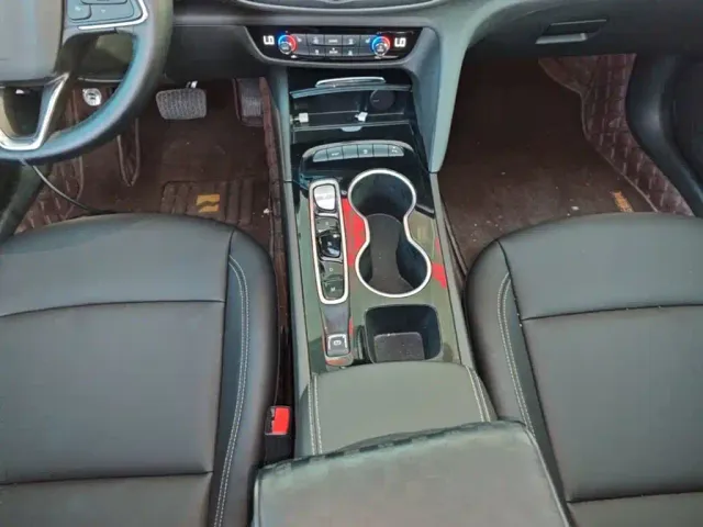 Buick Regal — Фото автомобиля 13
