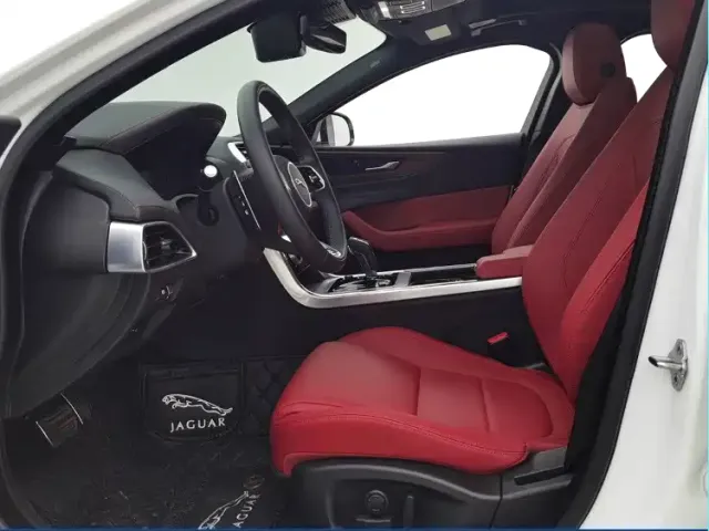 Jaguar XEL — Фото автомобиля 4