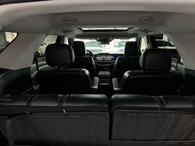 Ford Explorer — Фото автомобиля 20