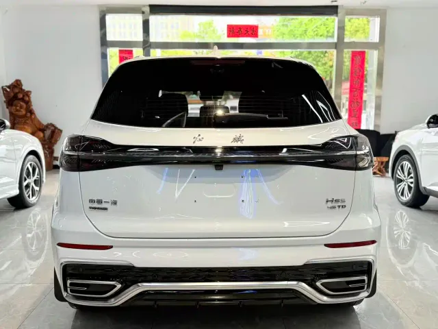 Hongqi HS5 — Фото автомобиля 5