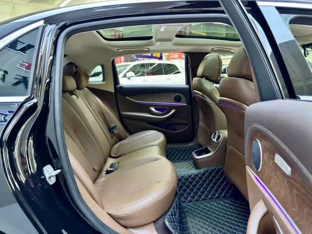 Mercedes-Benz E-Class — Фото автомобиля 5