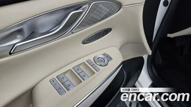 Genesis GV70 — Фото автомобиля 27
