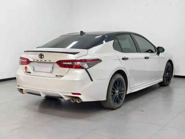Toyota Camry — Фото автомобиля 6