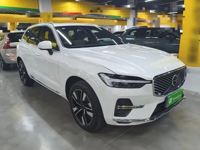 Volvo XC60 — Фото автомобиля 3