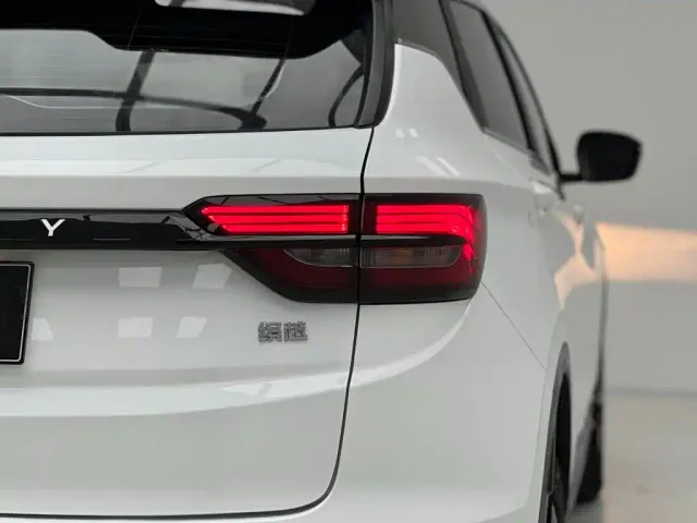 Geely Binyue — Фото автомобиля 14
