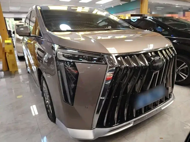 GAC Trumpchi M8 — Фото автомобиля 3