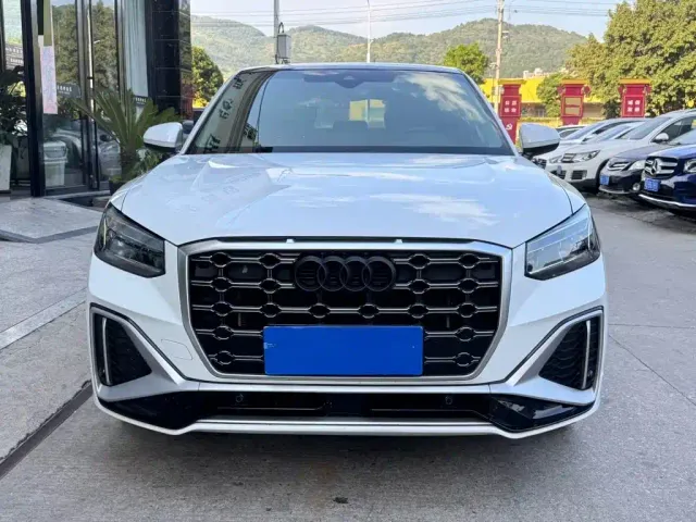Audi Q2L — Фото автомобиля 2