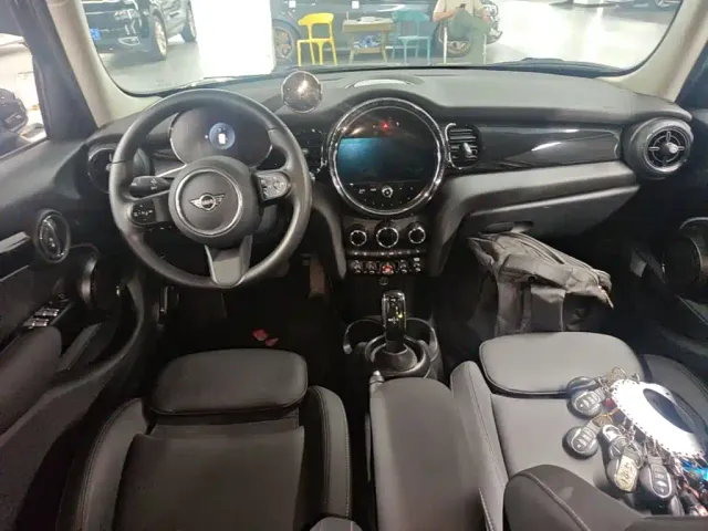 MINI Hatch — Фото автомобиля 9