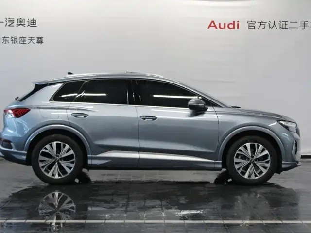 Audi Q4 e-tron — Фото автомобиля 4