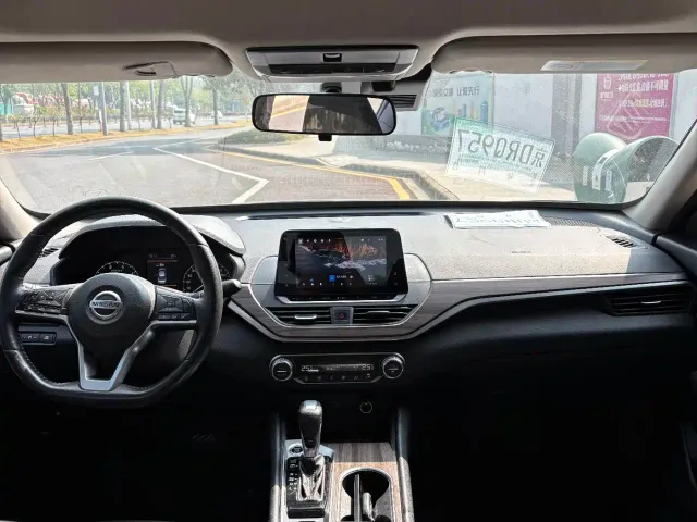 Nissan Teana — Фото автомобиля 10