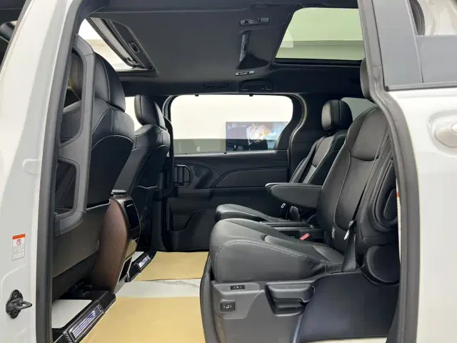 Toyota Granvia — Фото автомобиля 9