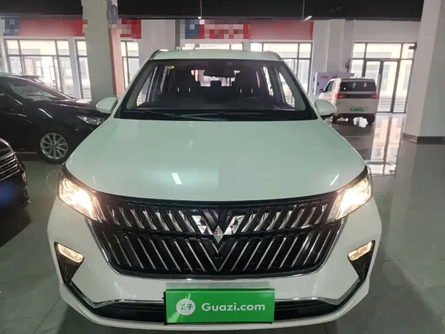 Wuling Jiachen — Фото автомобиля 2