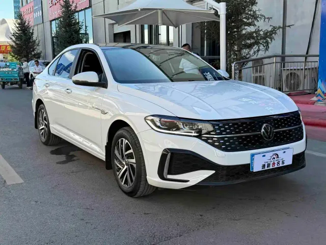 Volkswagen Lavida — Фото автомобиля 3
