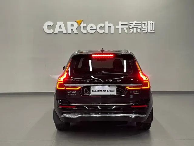 Volvo XC60 — Фото автомобиля 5