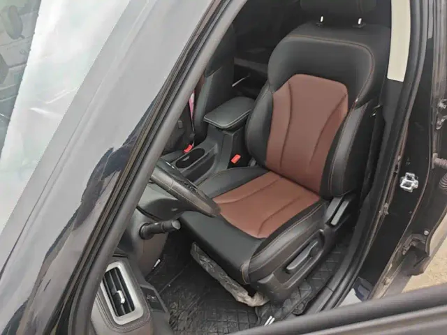 SWM Motor SWM X7 — Фото автомобиля 14