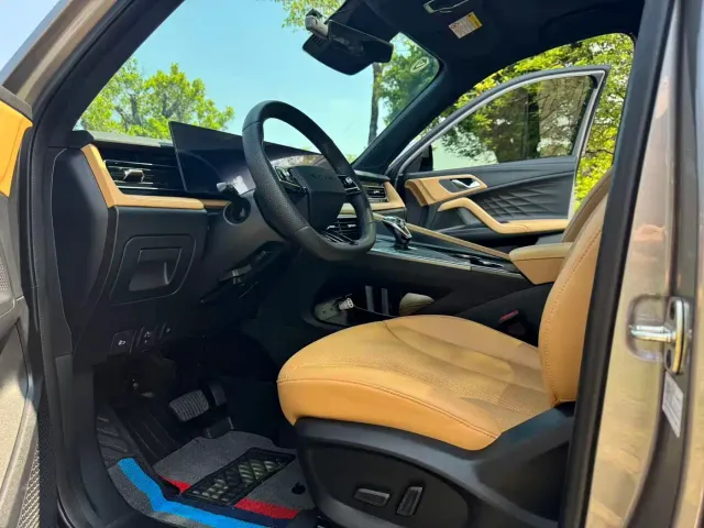 Roewe RX5 — Фото автомобиля 4