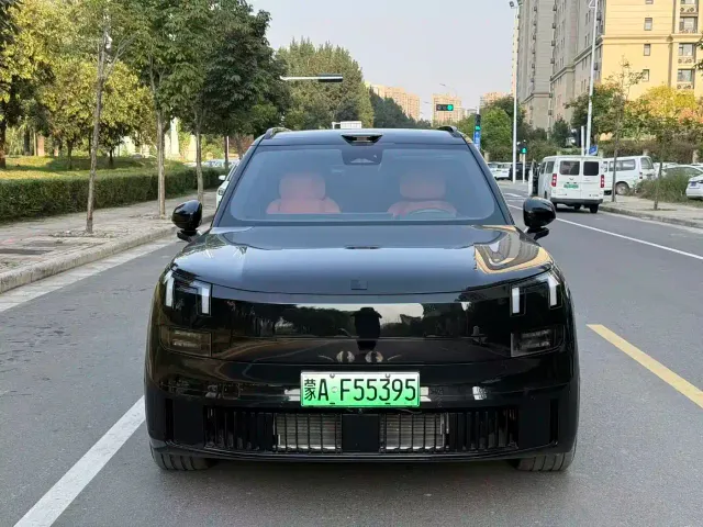 Lynk & Co 900 — Фото автомобиля 2