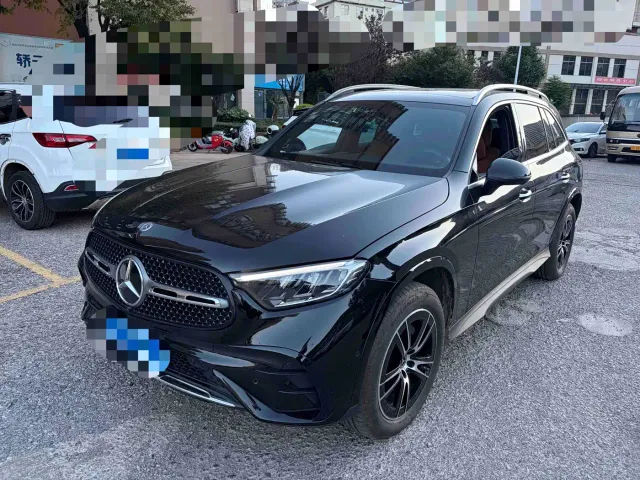 Фотография автомобиля — Mercedes-Benz GLC-Class