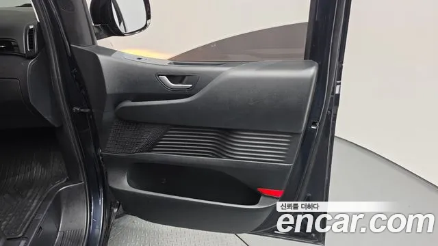 Hyundai Staria — Фото автомобиля 13