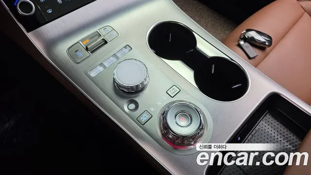 Genesis GV70 — Фото автомобиля 9