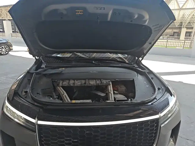 Li Auto ONE — Фото автомобиля 19