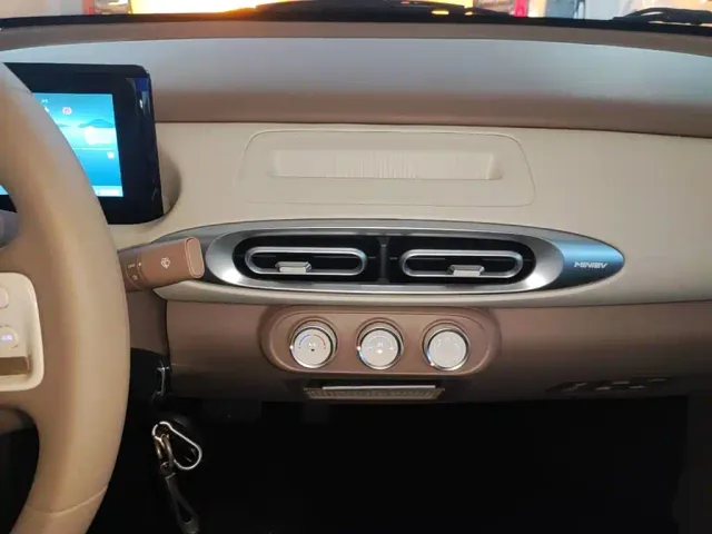 Wuling Hongguang Mini EV — Фото автомобиля 12