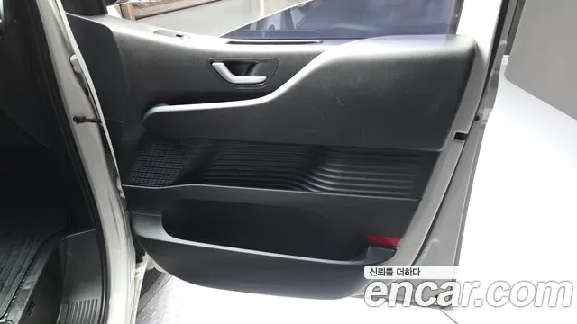 Hyundai Staria — Фото автомобиля 13