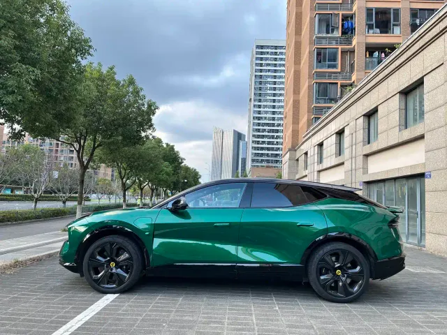 Lotus Eletre — Фото автомобиля 4