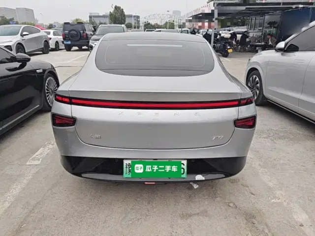 Xpeng P7 — Фото автомобиля 5