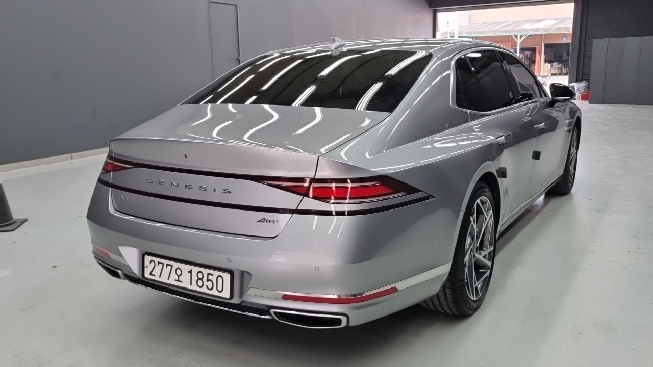 Genesis G90 Бензин 3.5 турбо AWD — Фото автомобиля 2