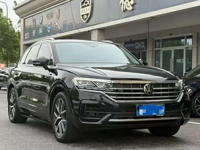 Volkswagen Touareg — Фото автомобиля 3