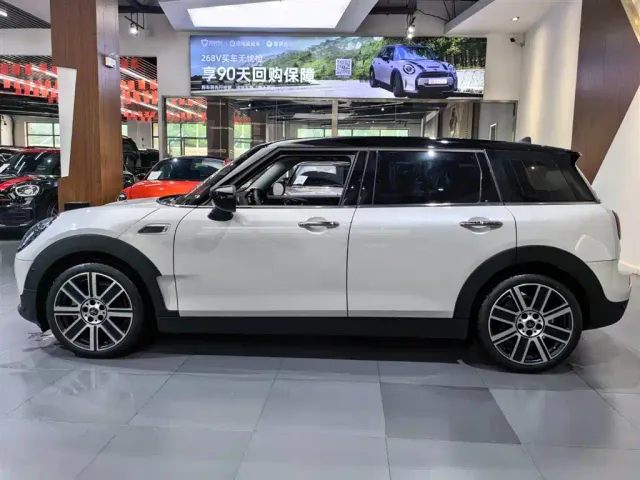 MINI Clubman — Фото автомобиля 3