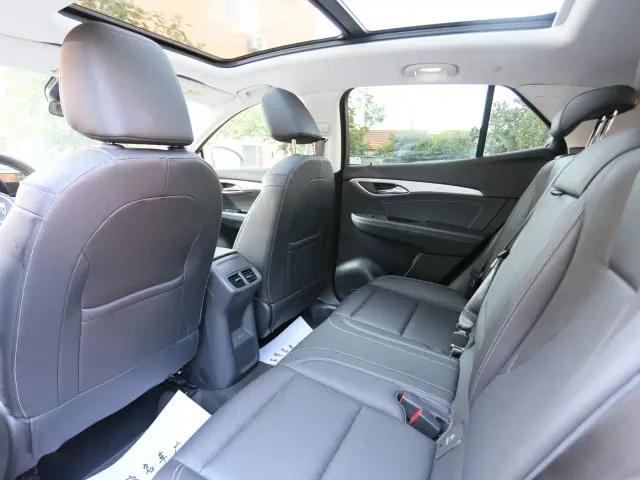 Buick Envision S — Фото автомобиля 9