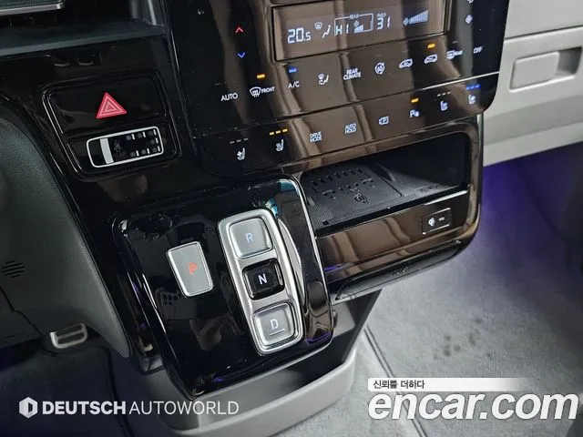 Hyundai Staria Staria 4WD Lounge 9 мест — Фото автомобиля 9