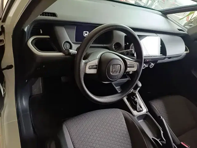 Honda Fit — Фото автомобиля 9