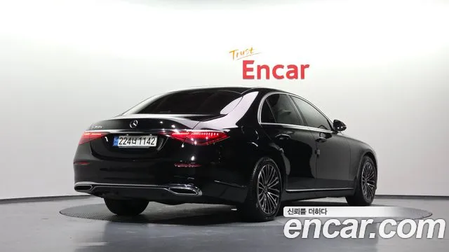 Mercedes-Benz S-Class — Фото автомобиля 2