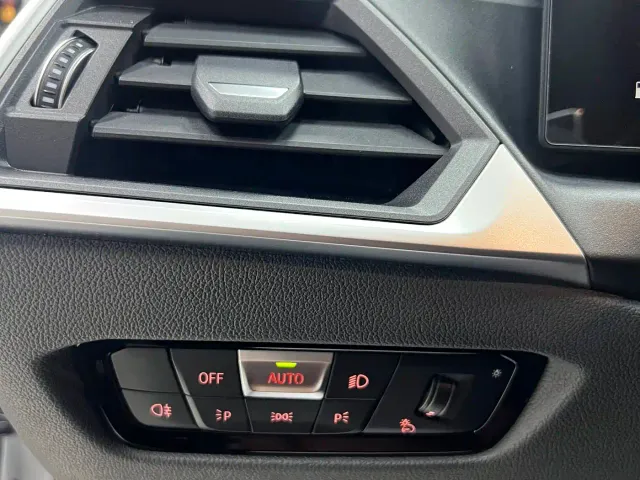 BMW 3 Series — Фото автомобиля 9