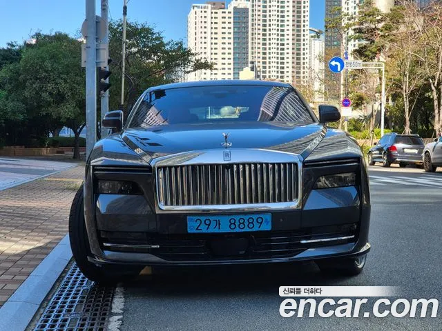 Rolls-Royce Spectre — Фото автомобиля 3